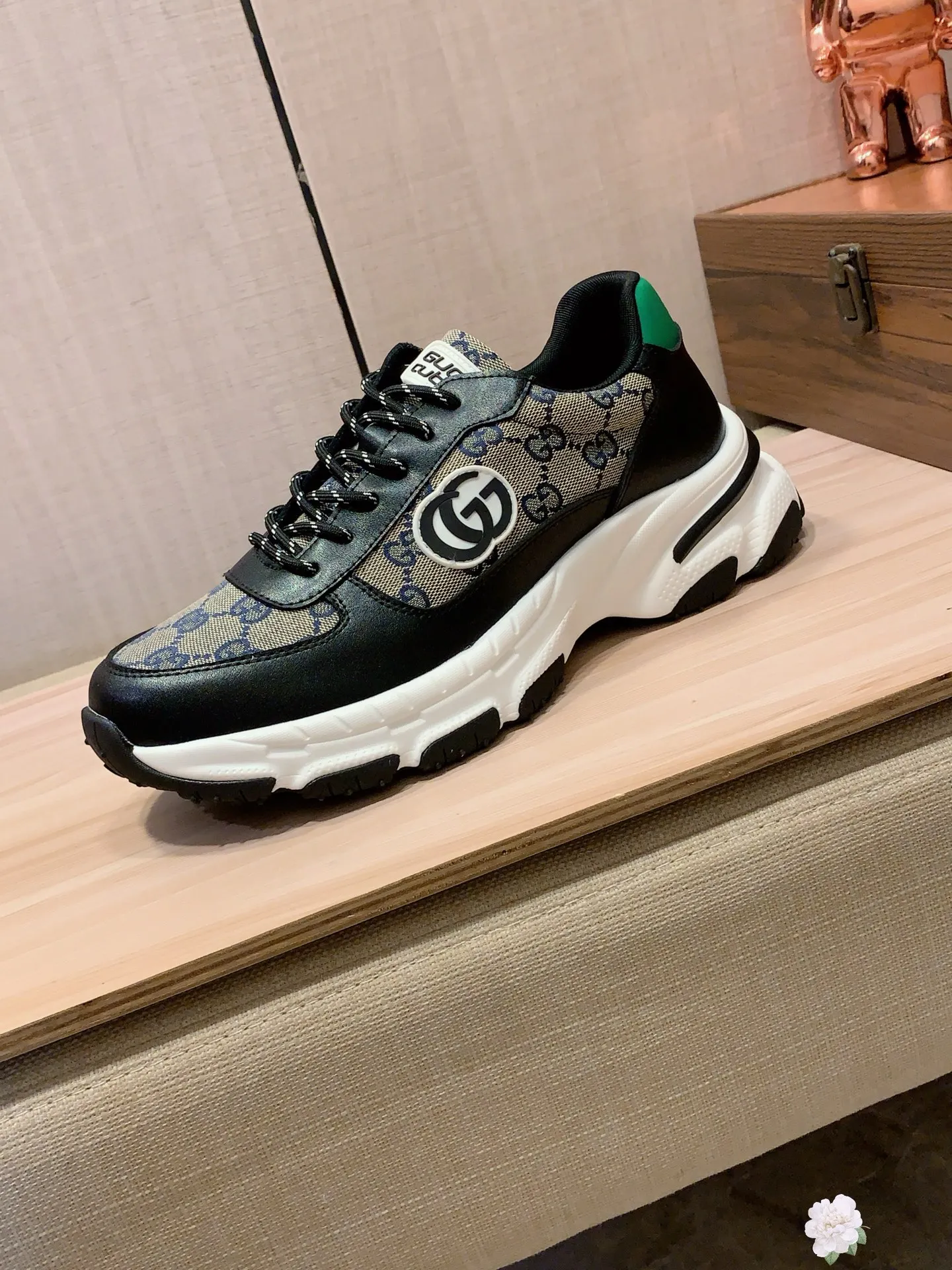 Men's men's shoes💰460💰💰🎩🎩[Lightning][Lightning] "Gucci*" The latest • popular casual shoes, top brand [seduce] luxury ~ purchasing agency, top ~ quality. [Strong] The upper is made of imported breathable cowhide with material ➕ breathable sheepskin feet (•) and fine workmanship. The original stylish and stylish soft rubber wear-resistant and non-slip outsole is light and comfortable on the feet. The real thing looks better when photographed in person. Code 111: Code: 38-44, 3️⃣ colors selected